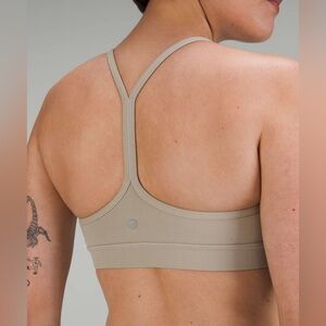 Lululemon flow y nulu bra